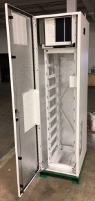 SingleRackCabinet-1-pwd0xyb9z5p521u1uxivgeigxjvtgecfgu6p3z47wg